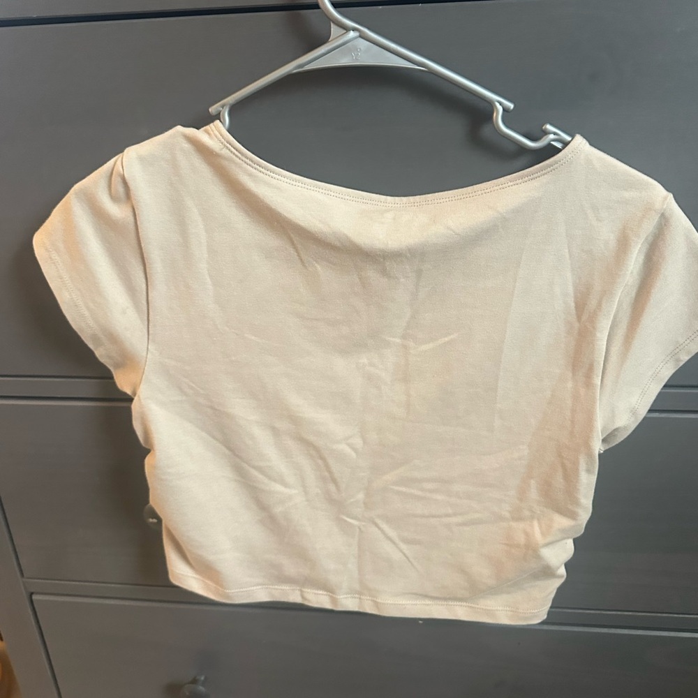 Old Navy Women's Beige Ruched Top - Picture 4 of 4